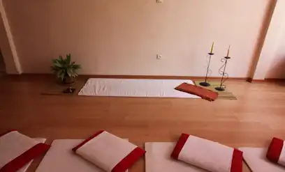 مرکز یوگا نیکراه