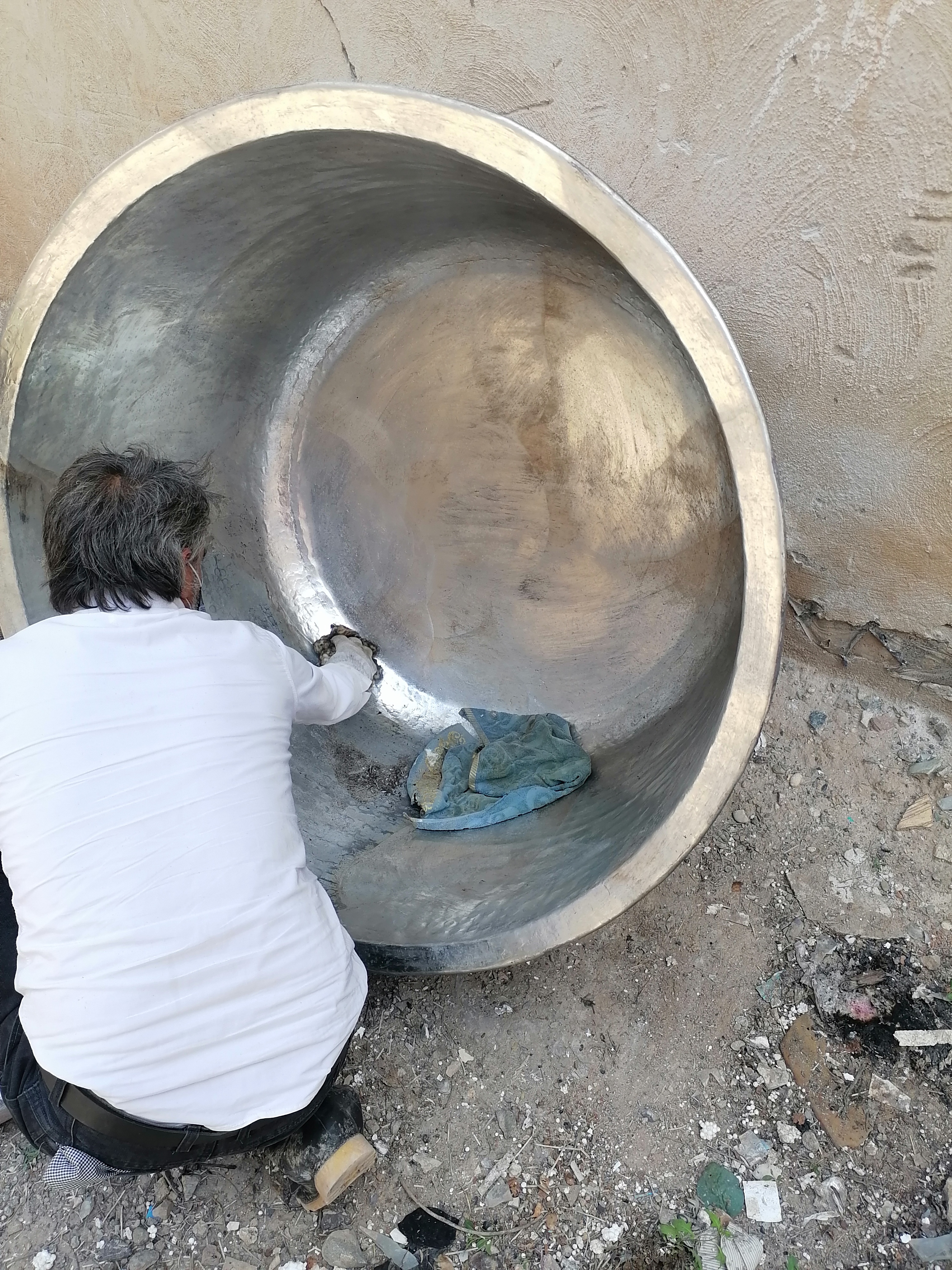 مسگری و سفیدکاری انواع ظروف مسی مشهدی
