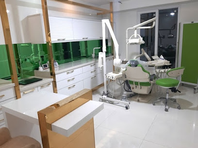 مطب دندانپزشکی دکتر سعیده قانعی متخصص درمان ریشه