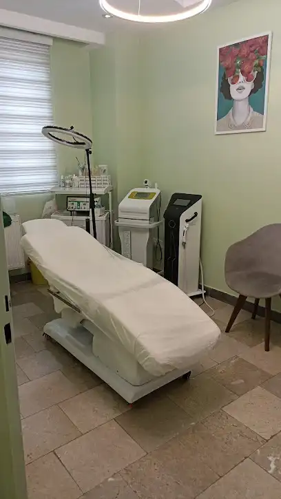 مطب دکتر حبیب الله منصوری(عمومی-اطفال-پوست و زیبایی)