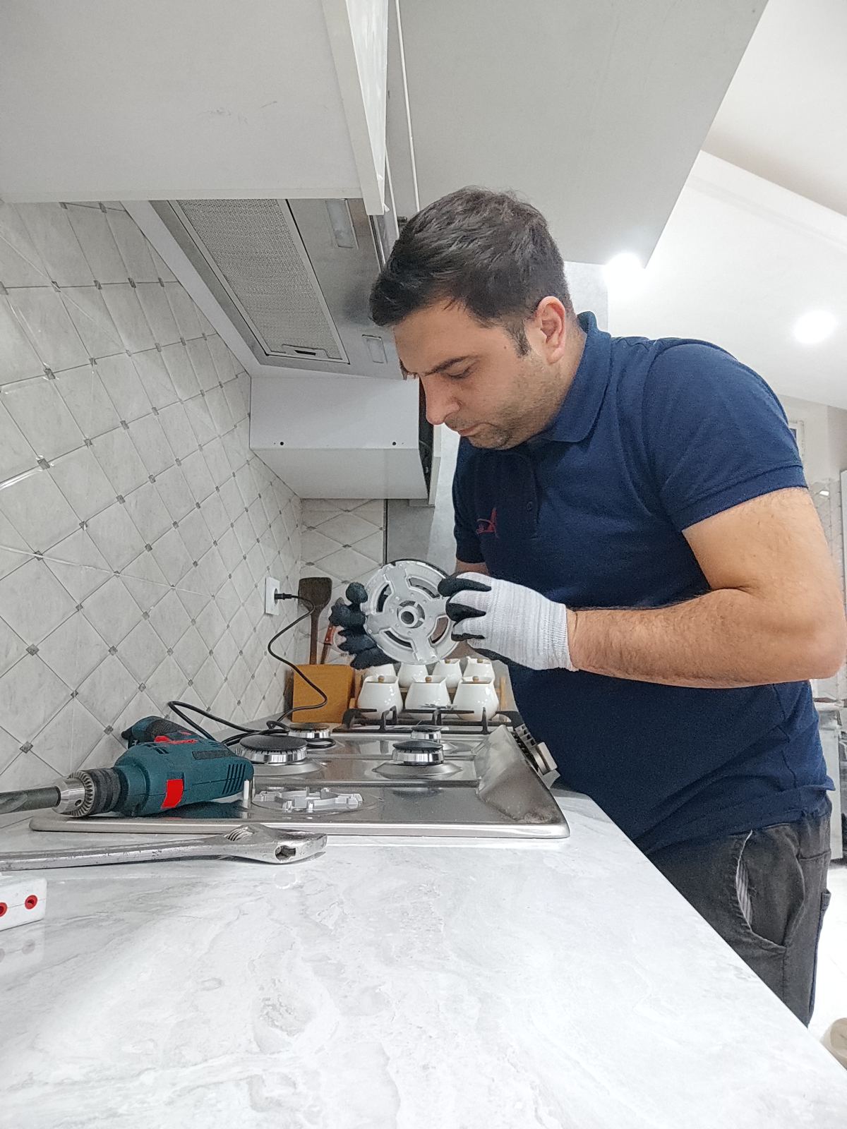 نصب و تعمیر هود و اجاق گاز پردیس تعمیر