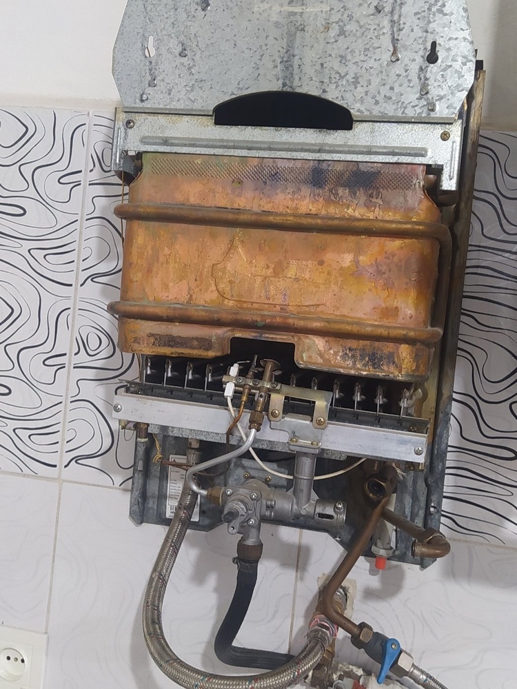 نصب و تعمیر پکیج و آبگرمکن روح نژاد