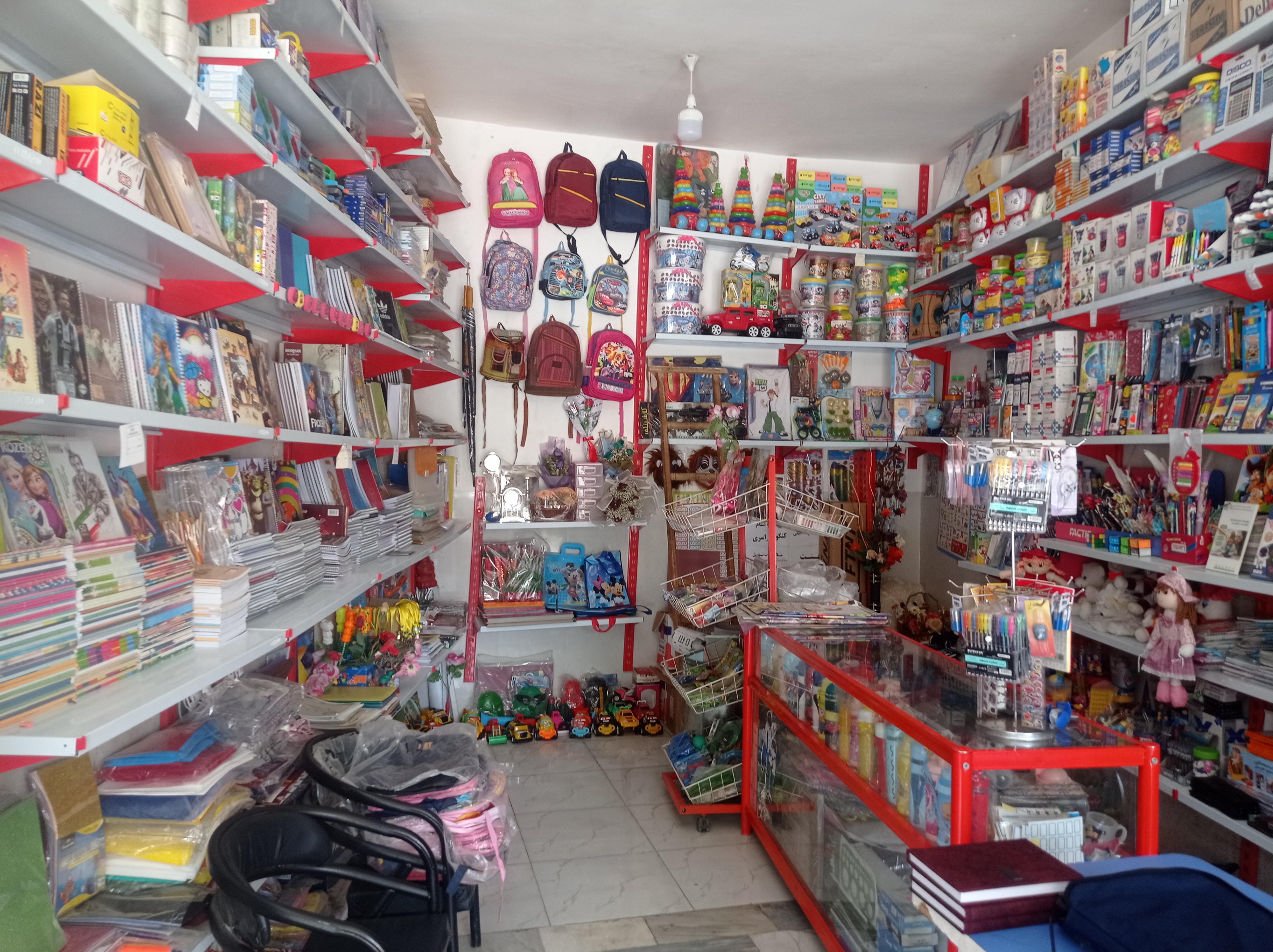 نوشت‌افزار پیمان حیدری