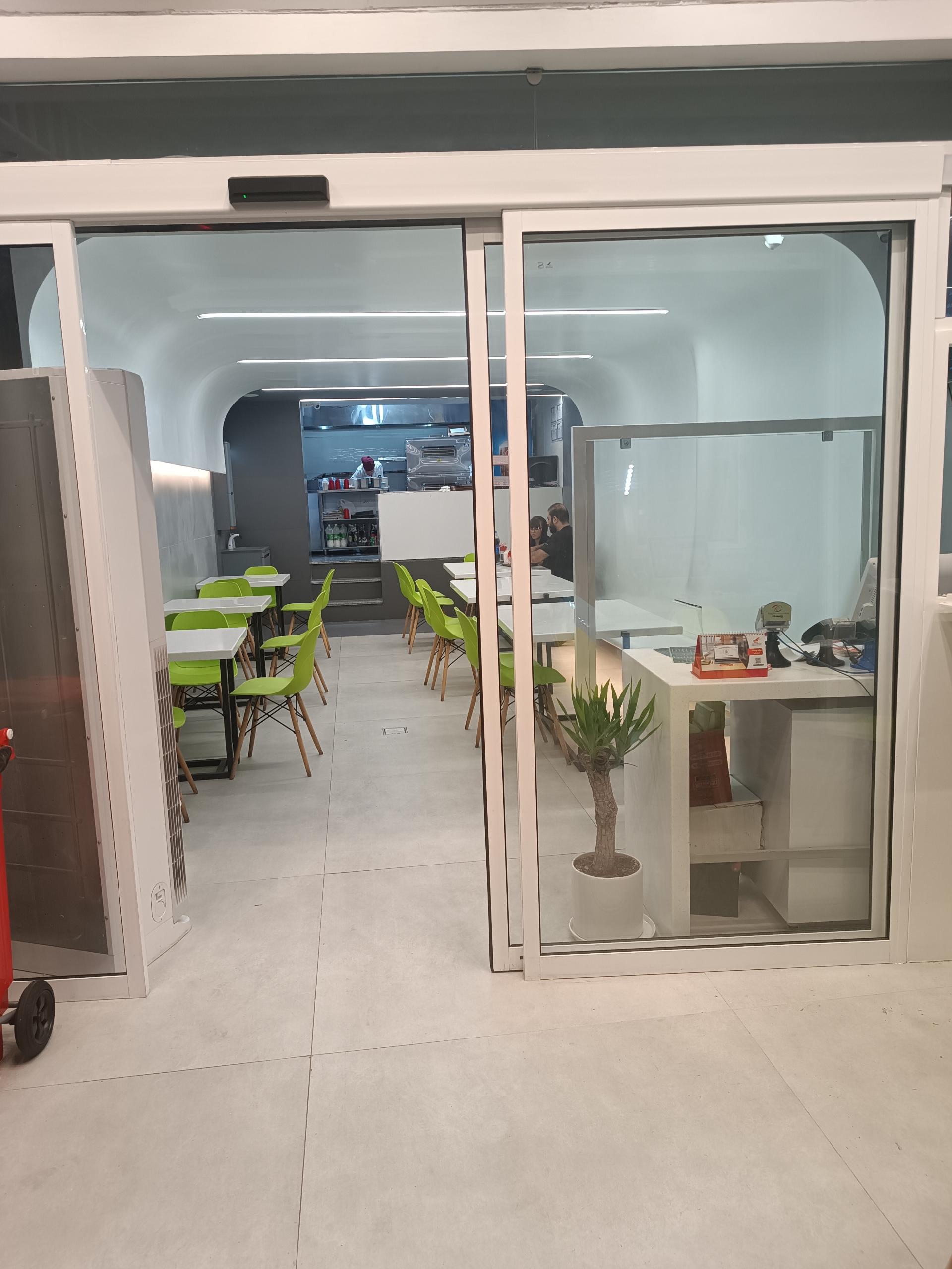 همبر سرای دلفین