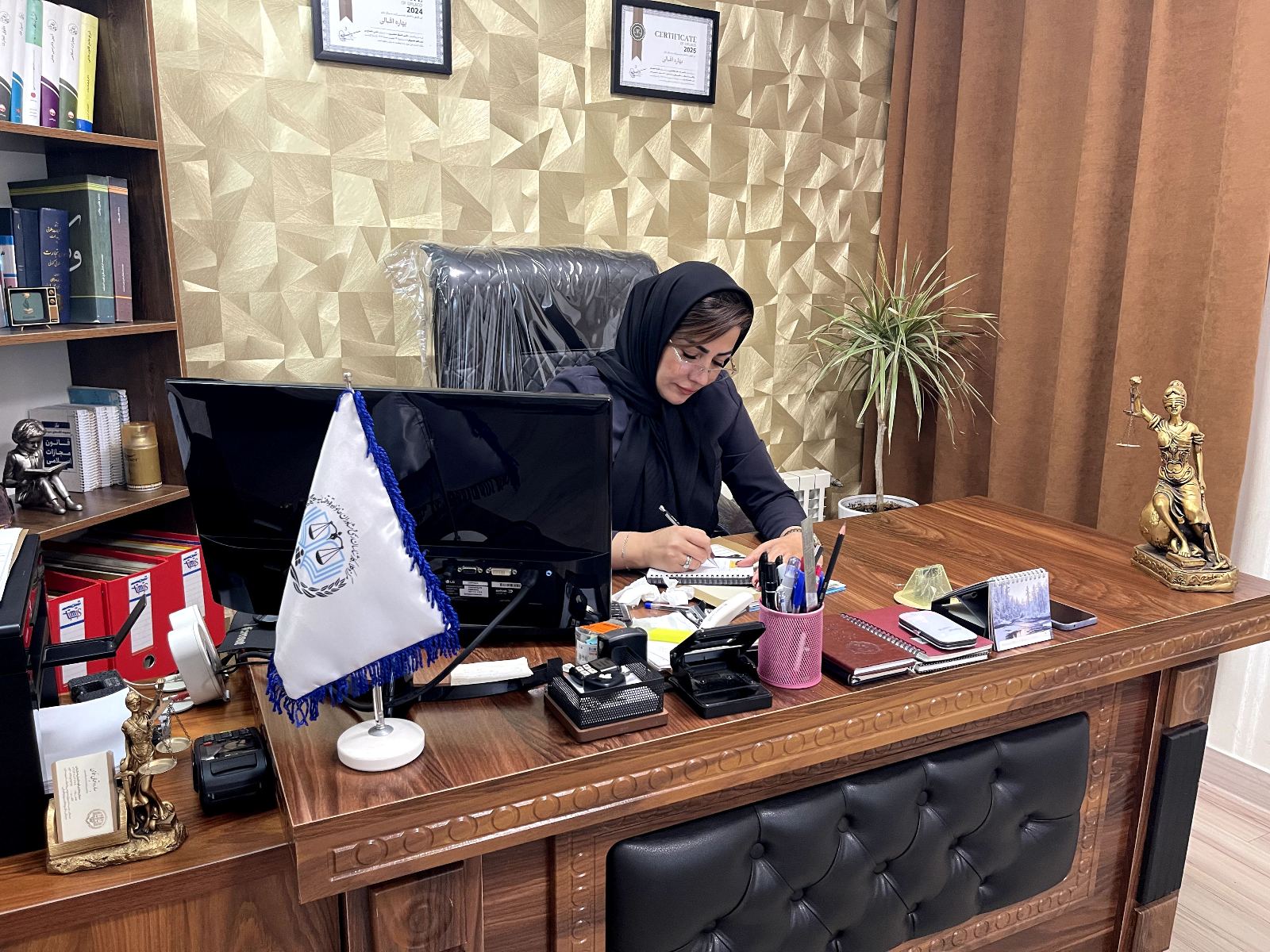 وکیل آمنه اقبالی خمامی