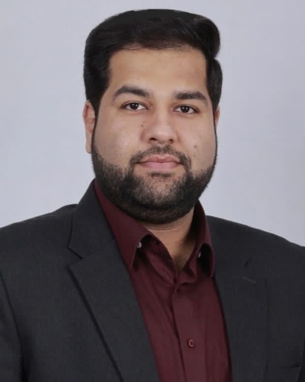 وکیل امیر محمد آموزگار
