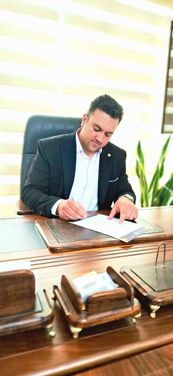 وکیل بهمن اسفندیار(ملکی خانواده حقوقی)