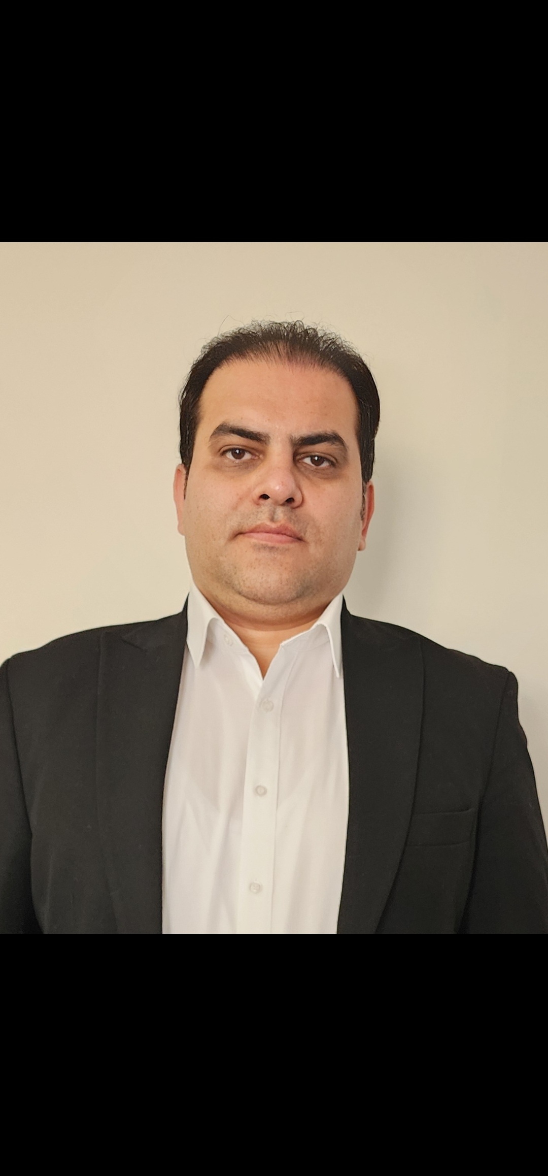وکیل رضا محقق