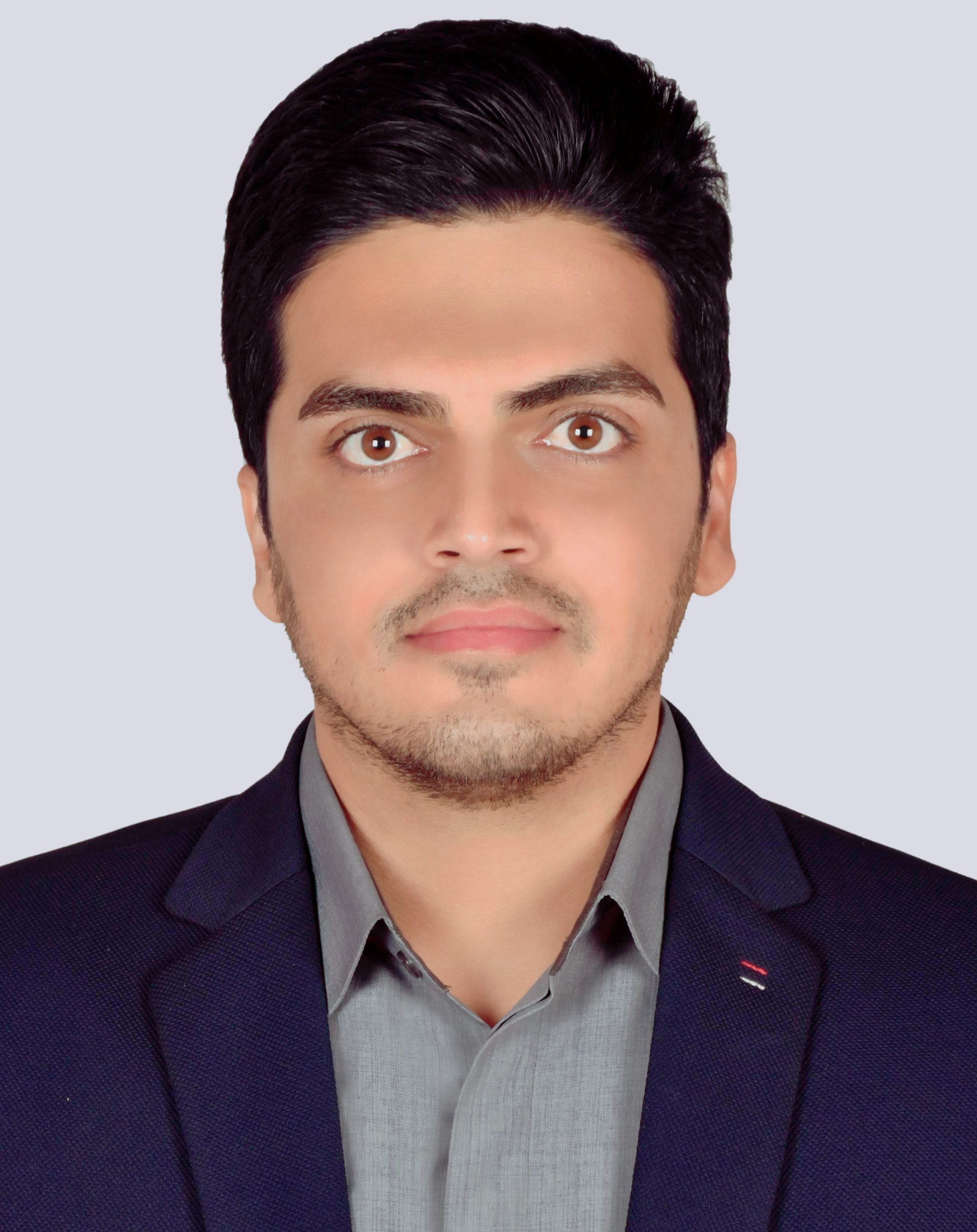 وکیل فرزاد مقوم