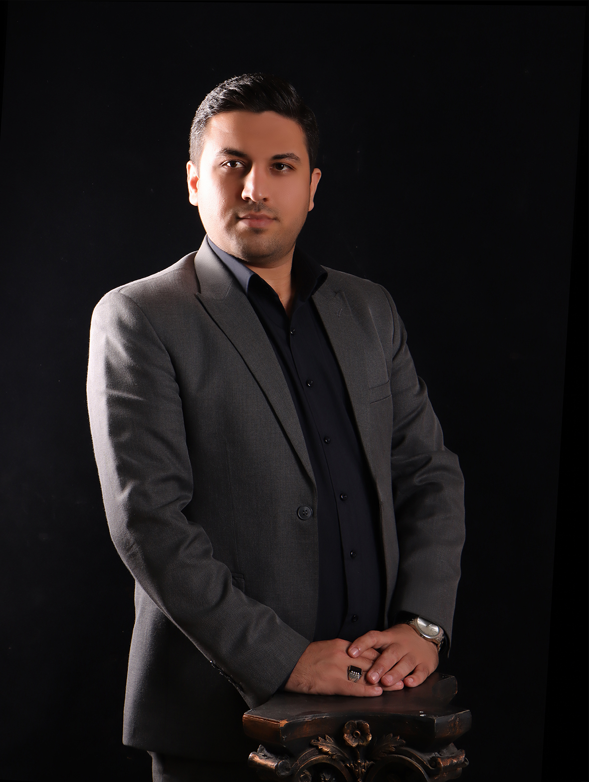 وکیل مهدی خادمی نهادی