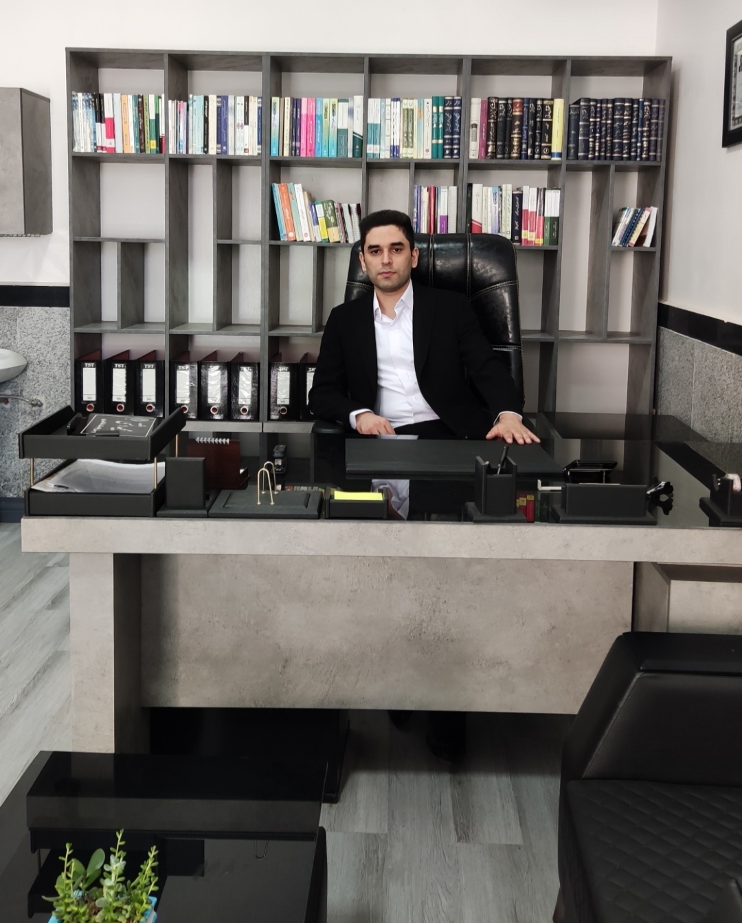 وکیل هادی جعفری