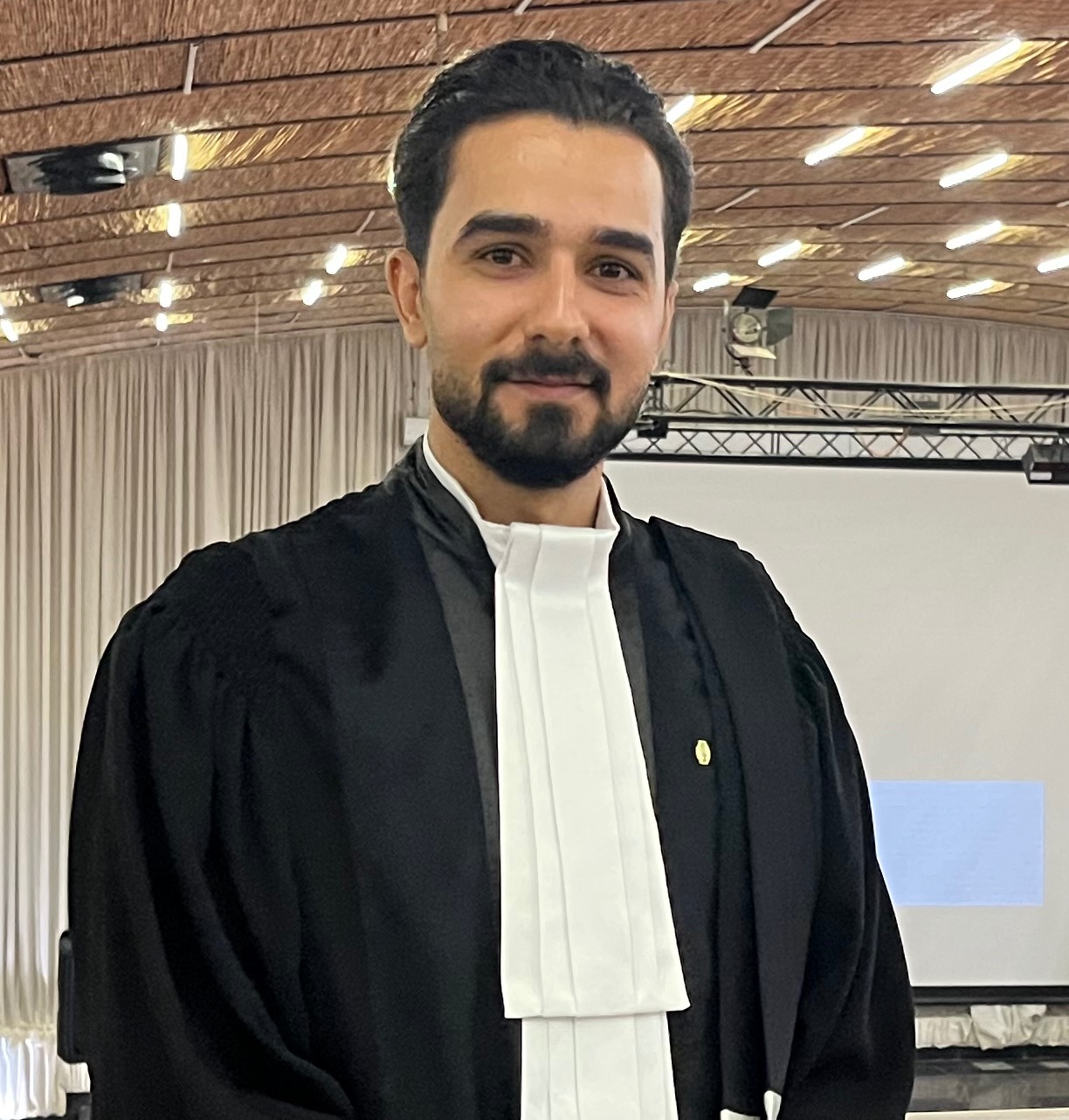 وکیل ومشاورحقوقی علی داوطلب