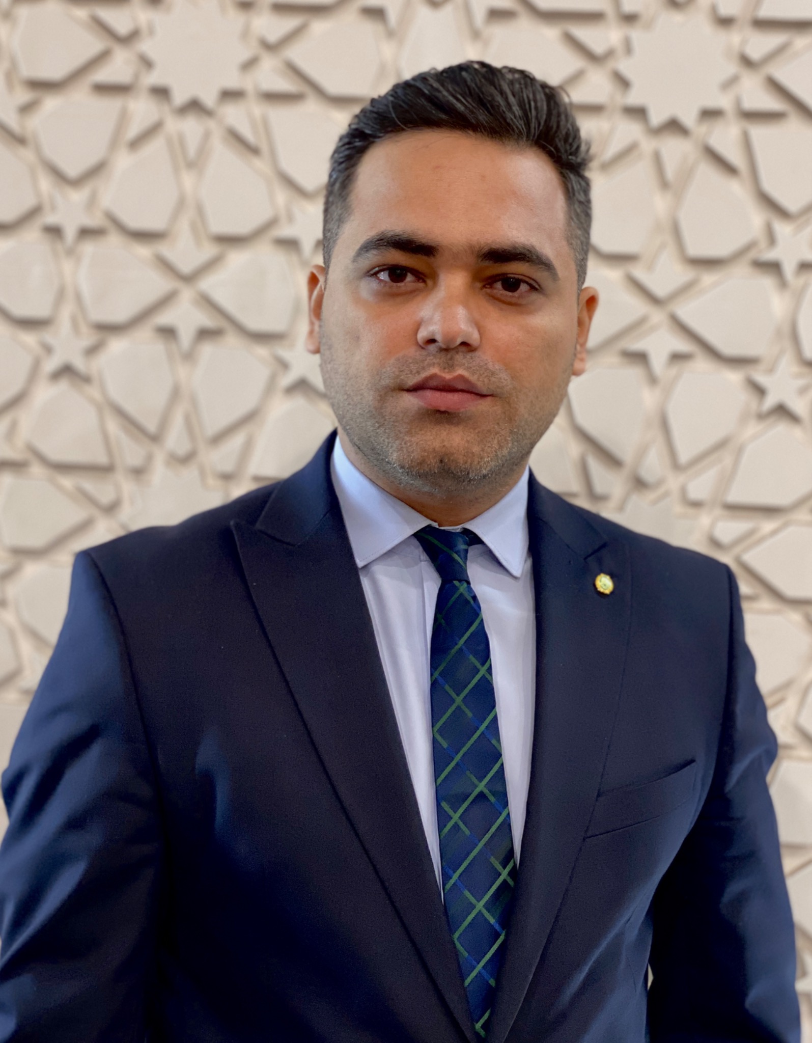 وکیل پایه یک دادگستری ( رامین ملائی )