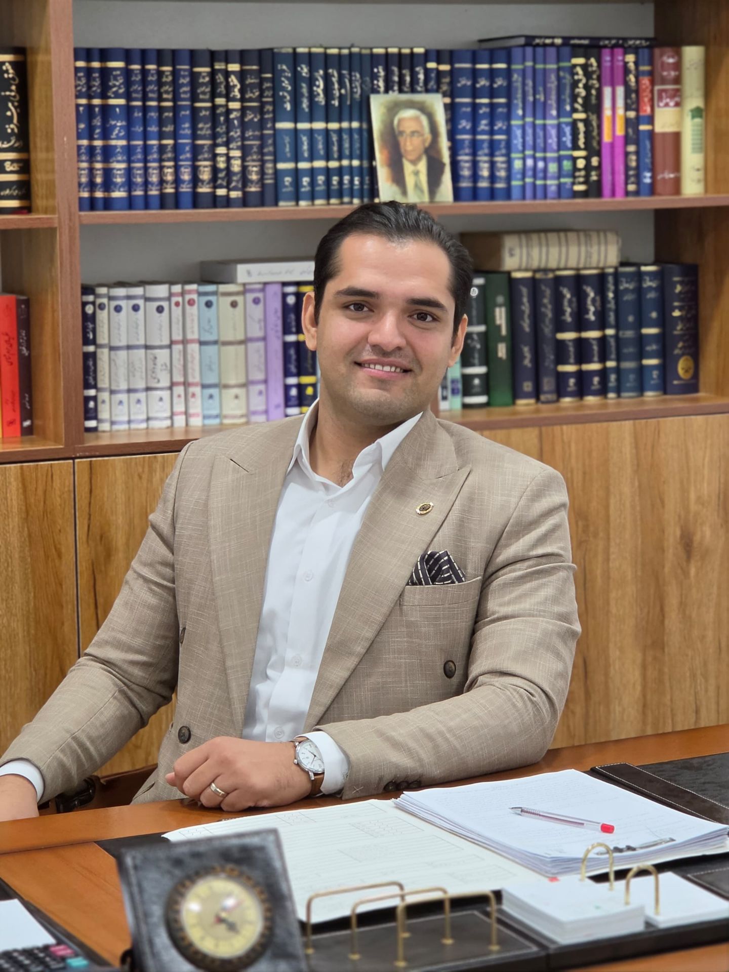 وکیل پایه یک دادگستری ( رضا فاریابی )