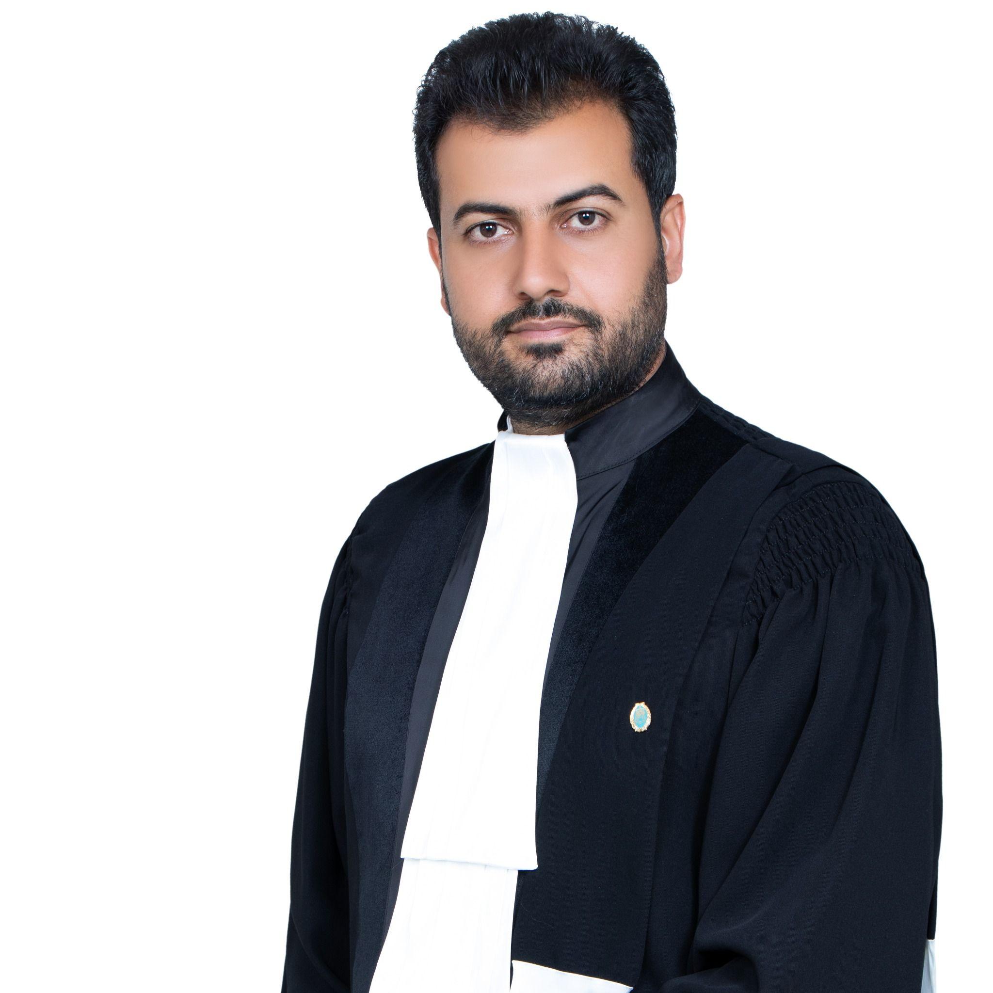 وکیل پایه یک دادگستری