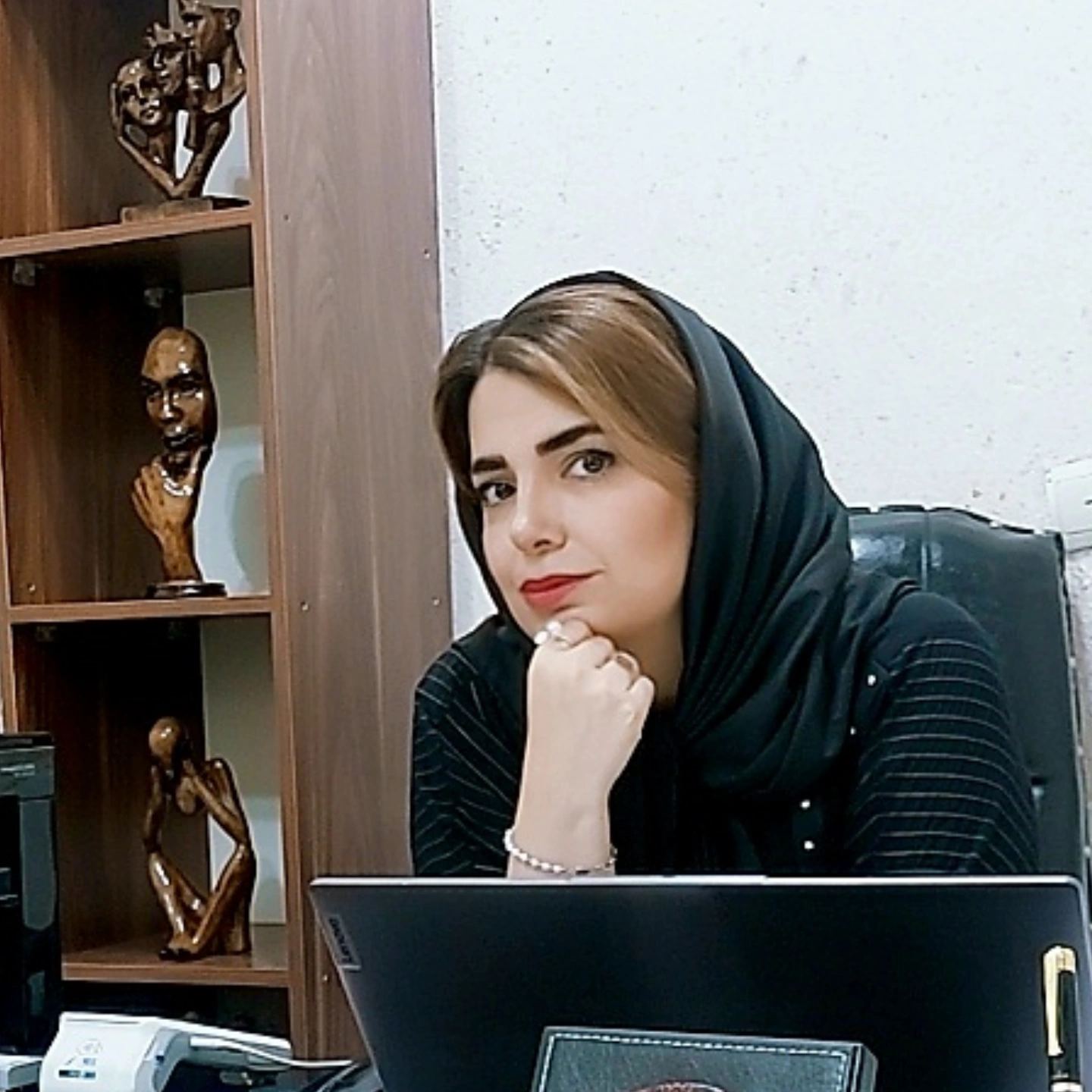 وکیل پایه یک دادگستری فاطمه رحمانی