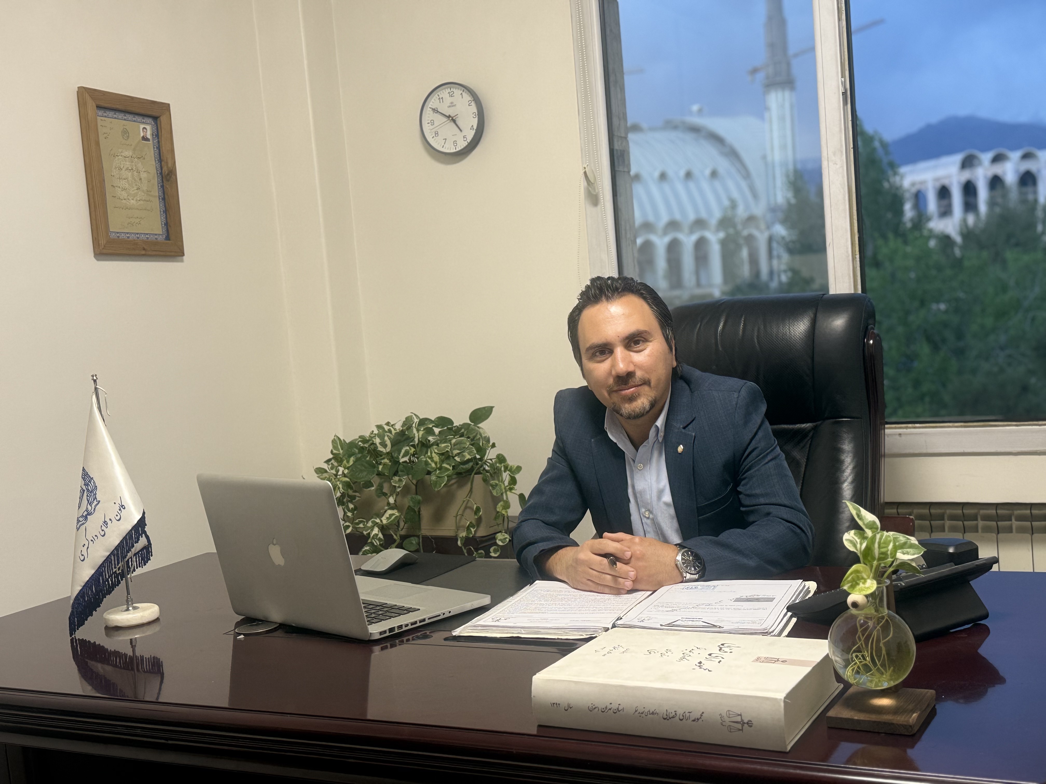 وکیل پایه یک دادگستری مصطفی اشرفی