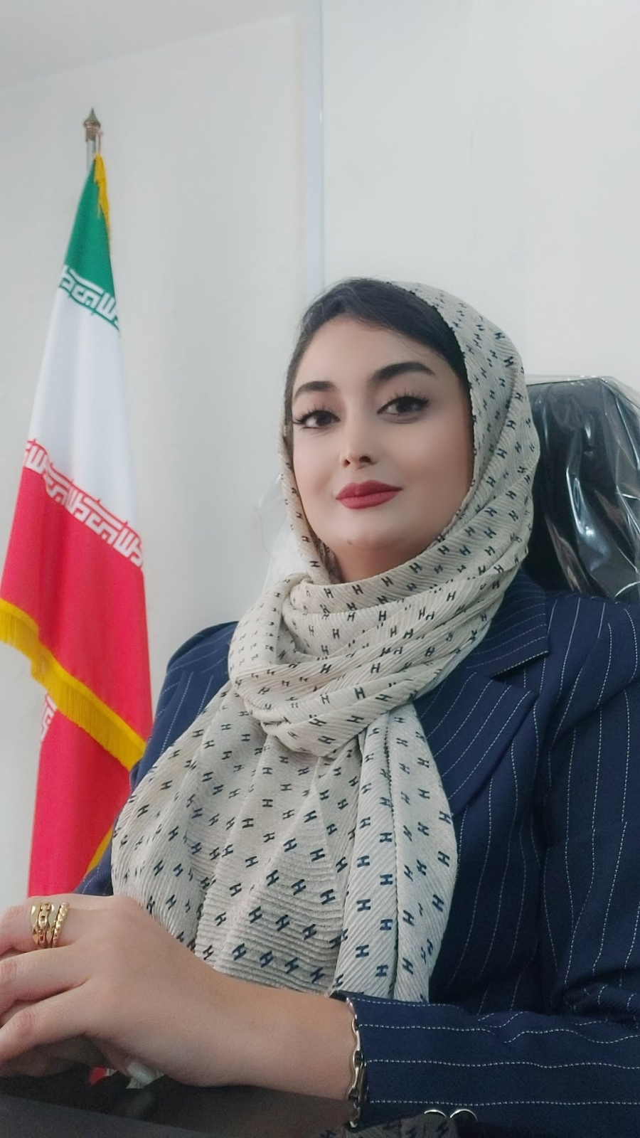 وکیل پایه یک دادگستری نادری
