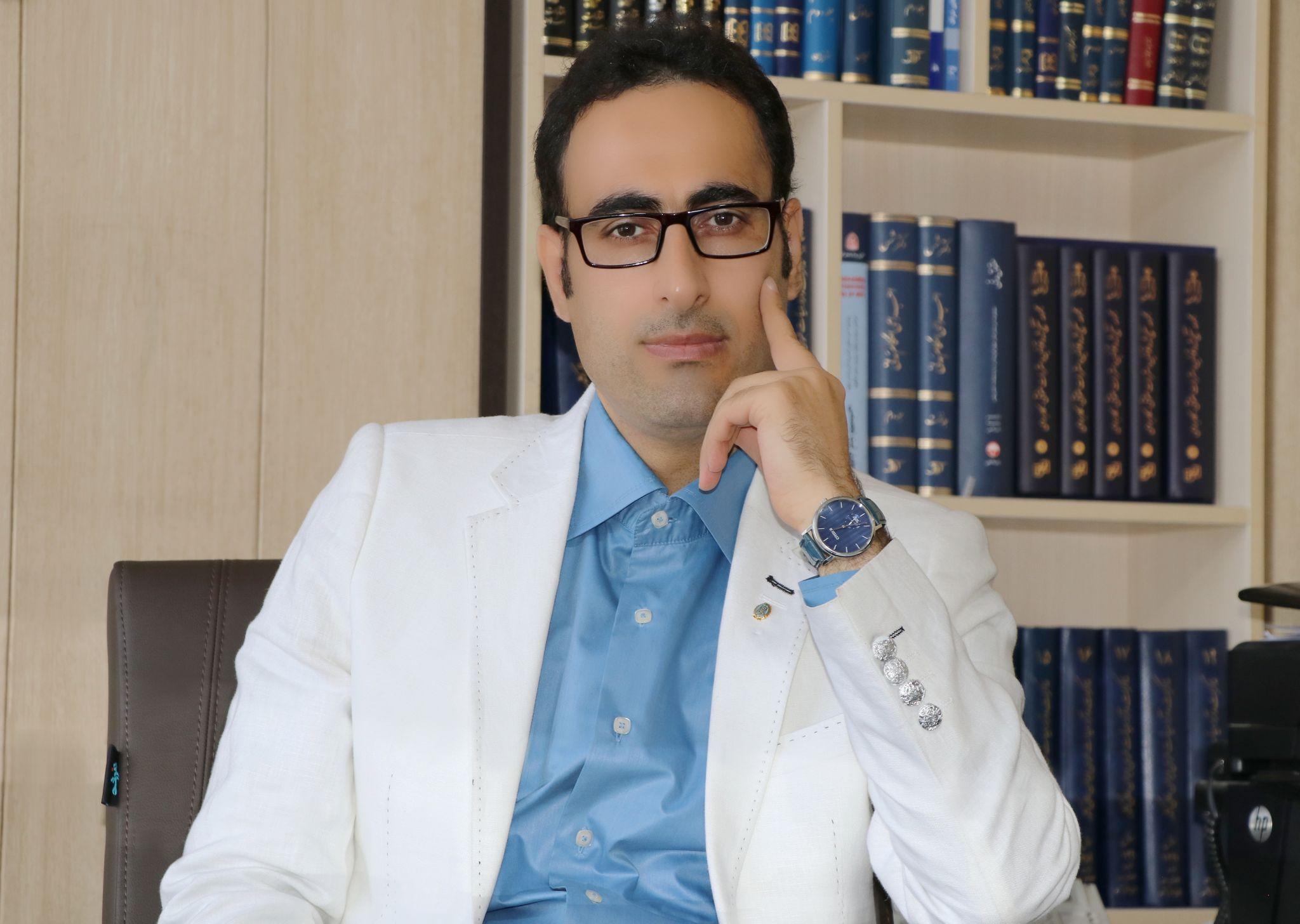 وکیل پایه یک دادگستری و مشاور حقوقی