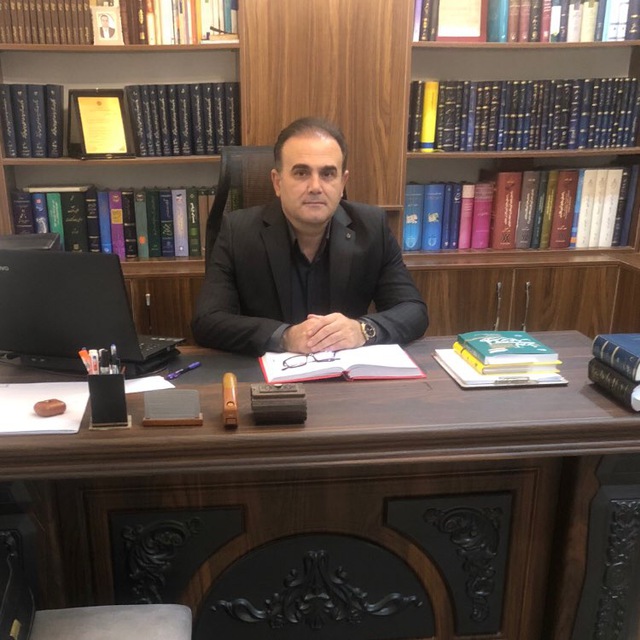 وکیل پایه یک دادگستری