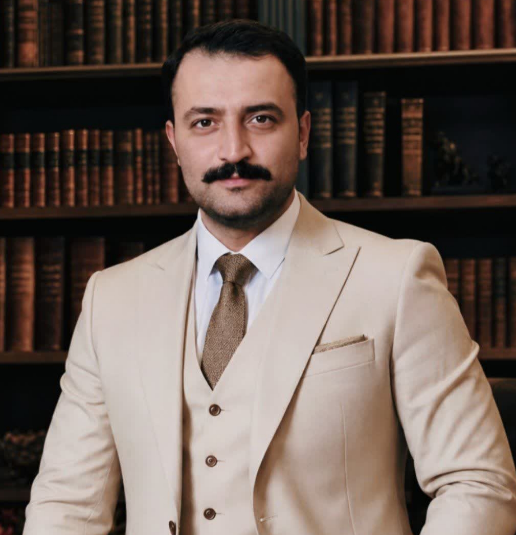 پوریا آقاجانی : وکیل دادگستری