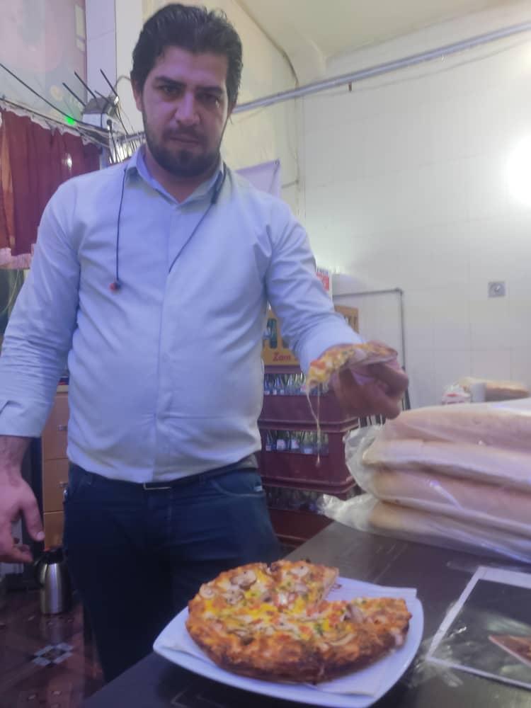 پیتزا ساندویچ یکی یه دونه