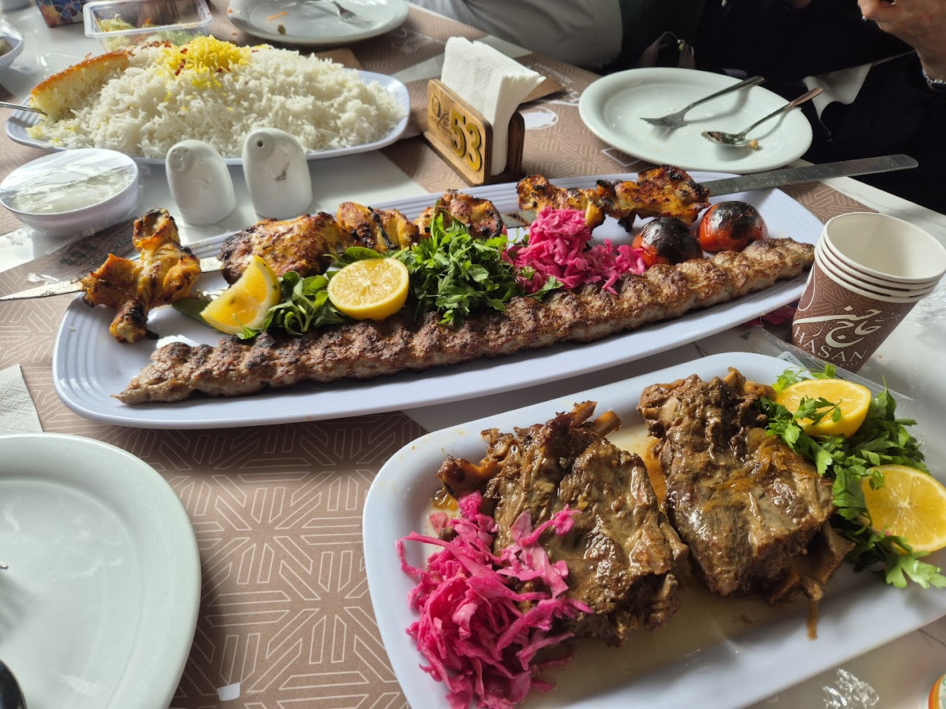 چلو گوشت حاج حسن