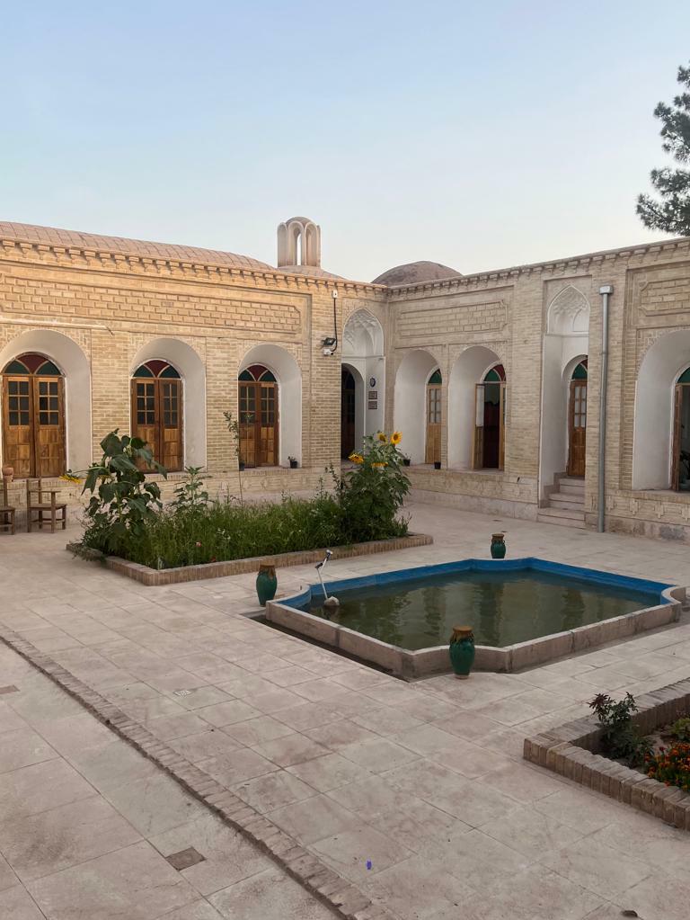 کافه اکنون