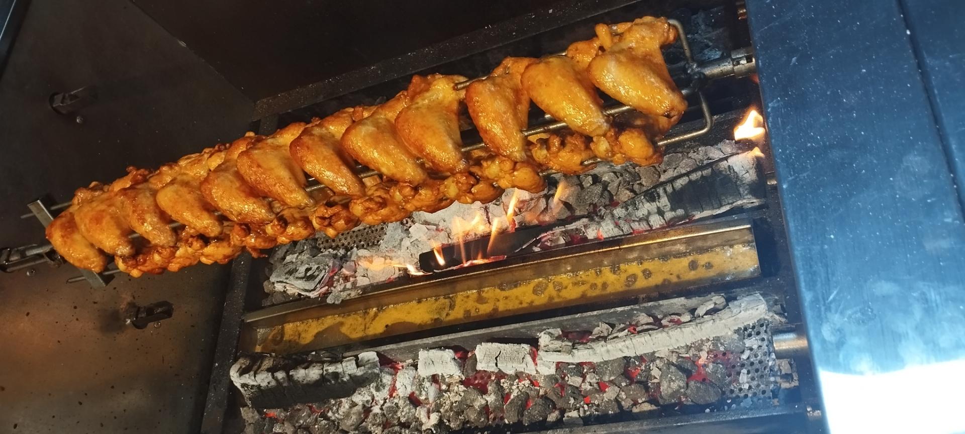 کافه رستوران برگ طلایی