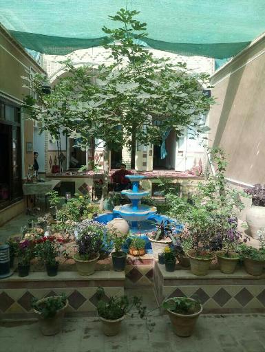 کافه رستوران سنتی آ بی بی