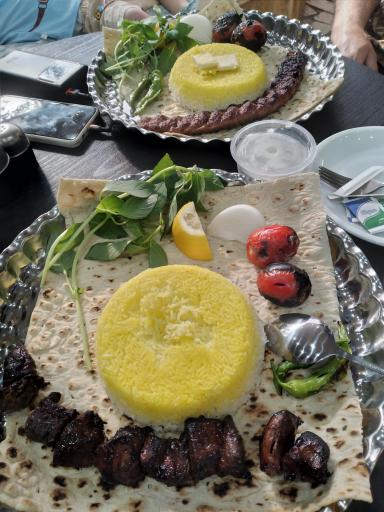 کافه رستوران و دمنوش سرای سبب