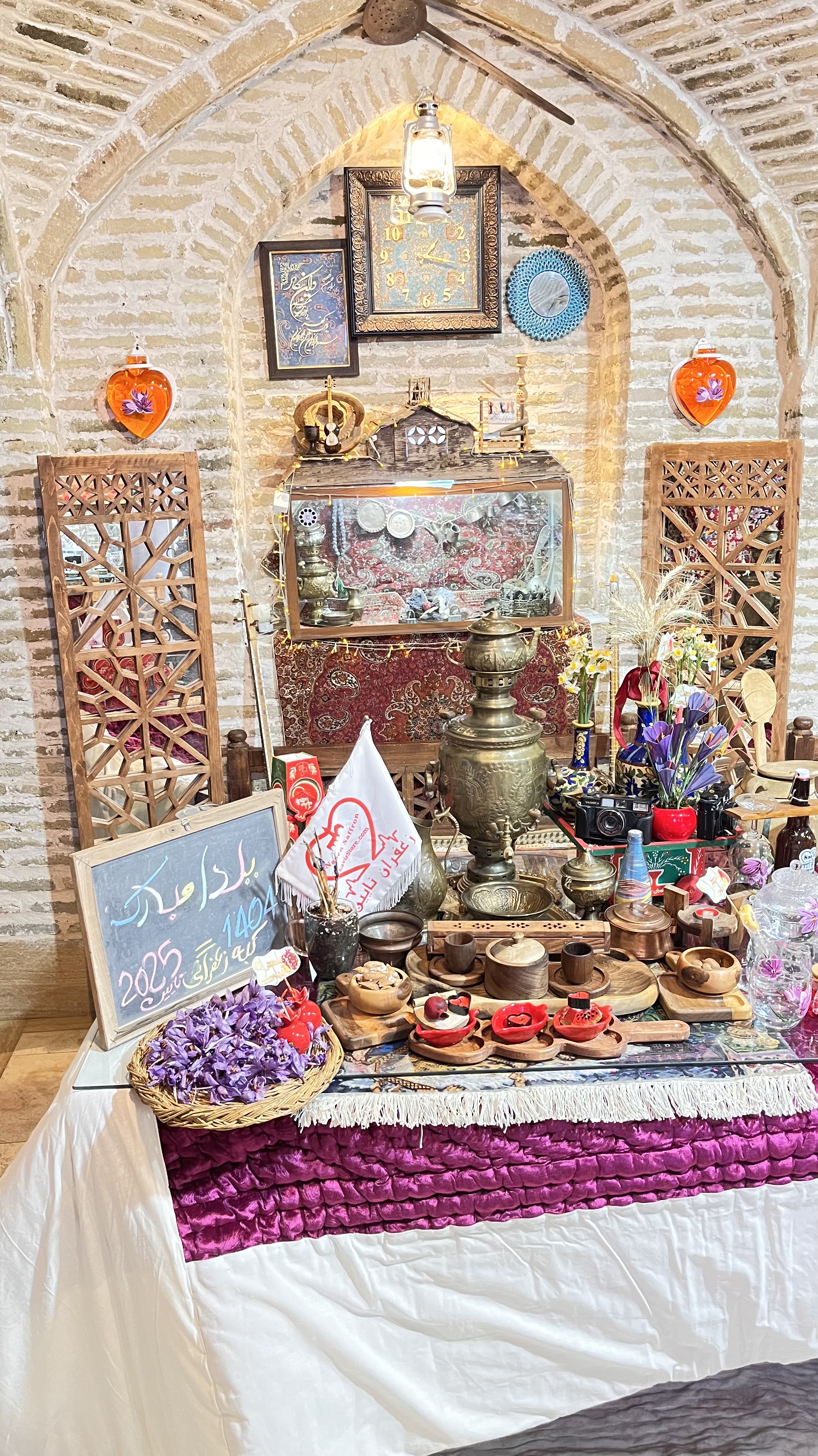 کافه رستوران کلبه زعفرانی نایین