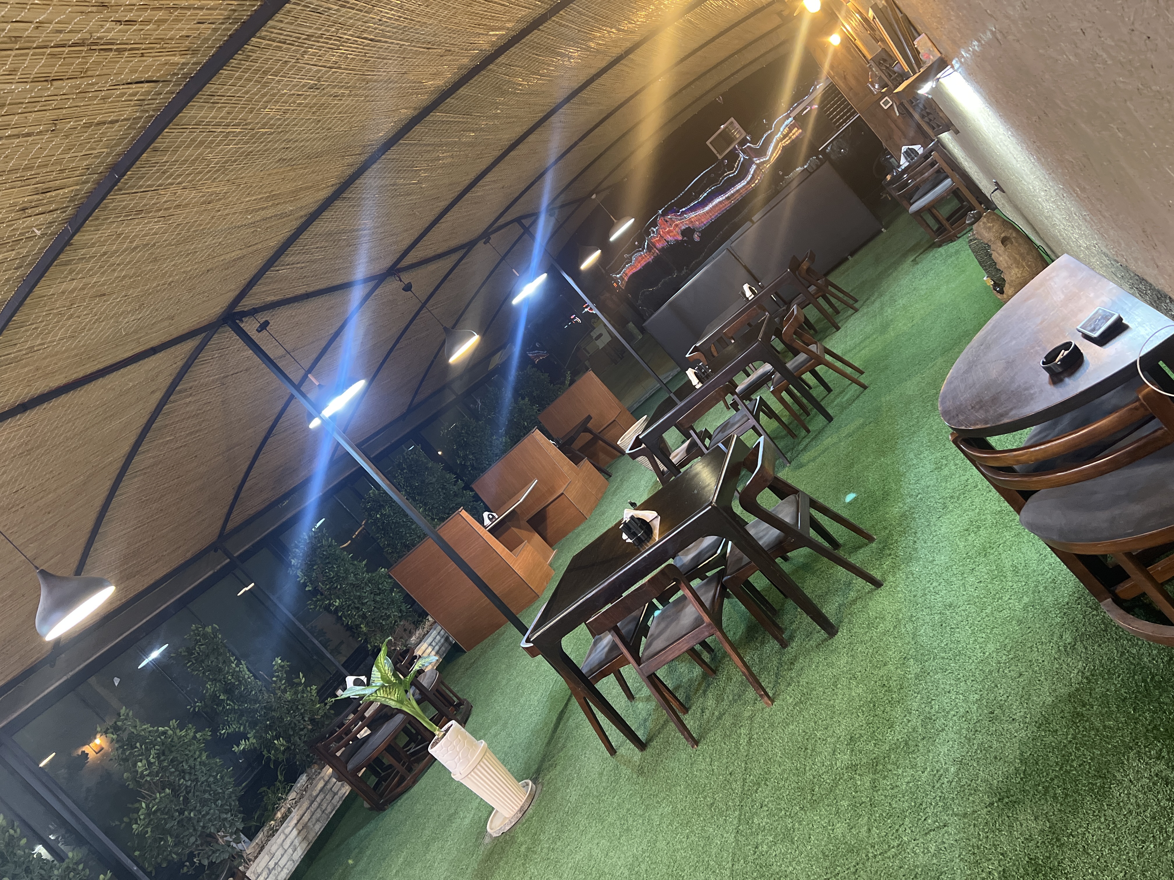 کافه رستوران کوچه باغ