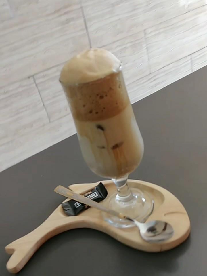 کافه سنتی هیچ