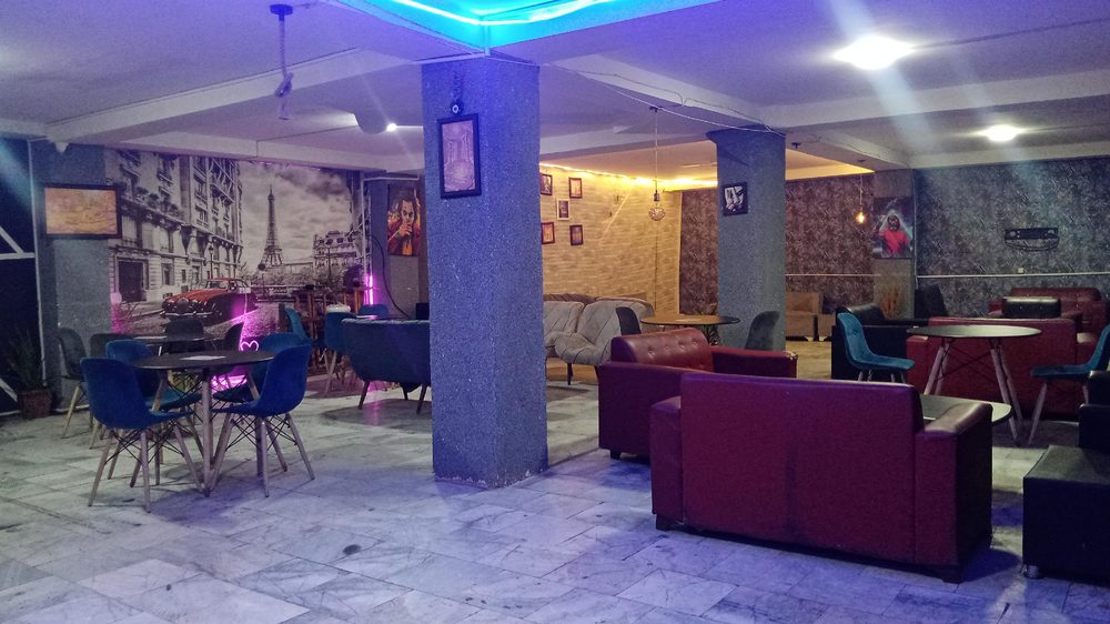 کافه صبحانه ایس ثنا بانو