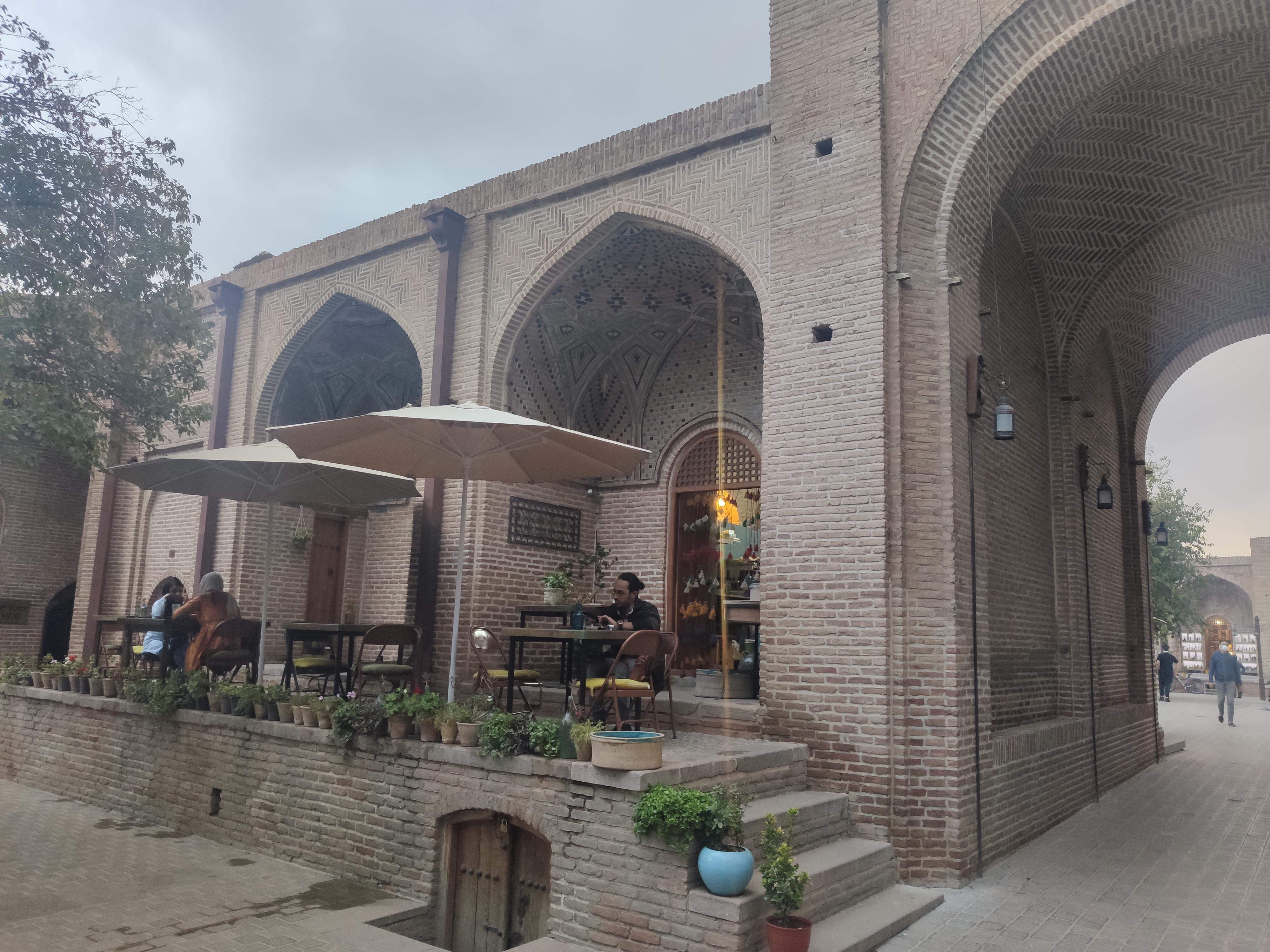 کافه گالری انسان