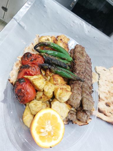 کباب سرای پرتو