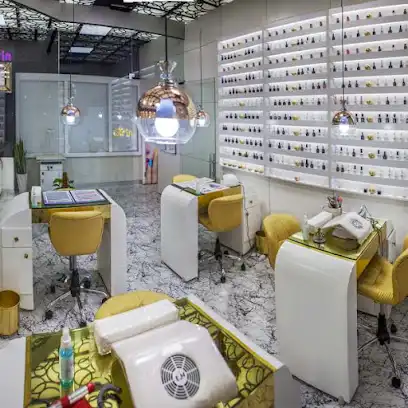 کلینیک خدمات ناخن عطرین