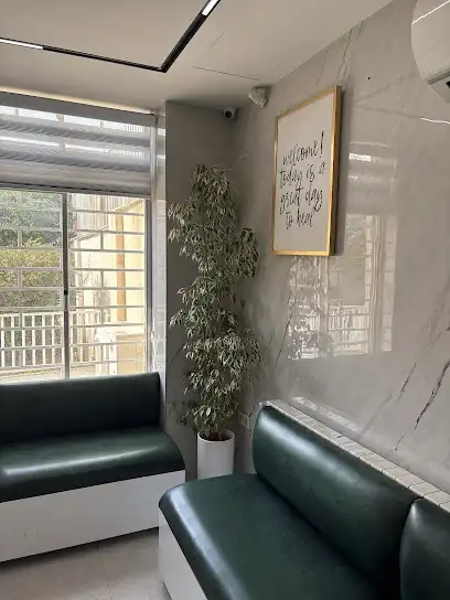 کلینیک پوست و مو دکتر کریم زاده