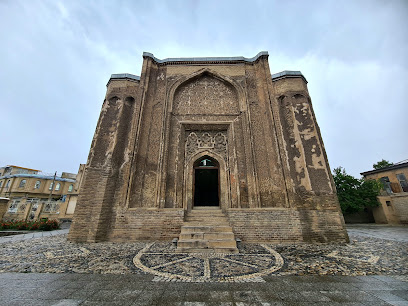 گنبد علویان